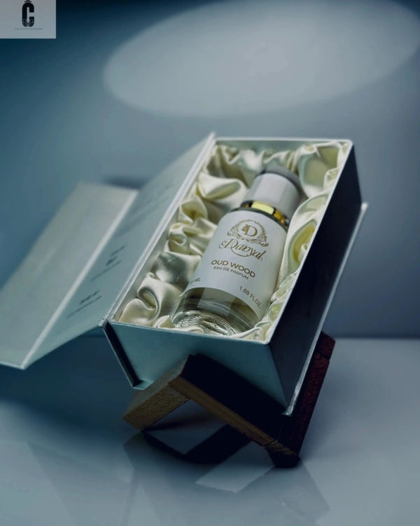Daynal Oud Wood Perfume | Citrus Woody & Spicy Oriental Scent - Collective Perfumes