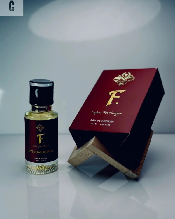 Eternal Grace Perfume | Citrus Aromatic & Warm Woody Scent - Collective Perfumes