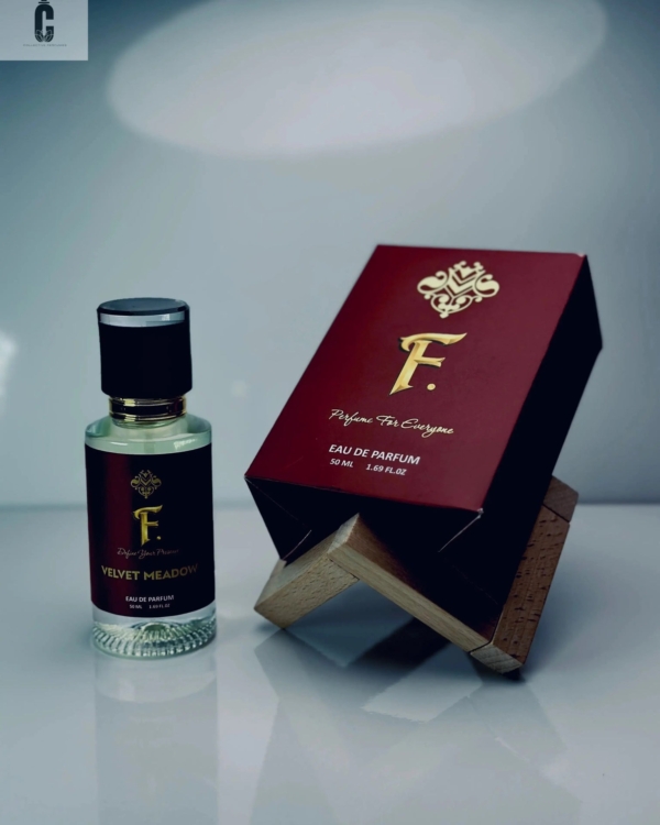 Velvet Meadow Perfume | Fruity Floral & Soft Woody Scent - Collective Perfumes